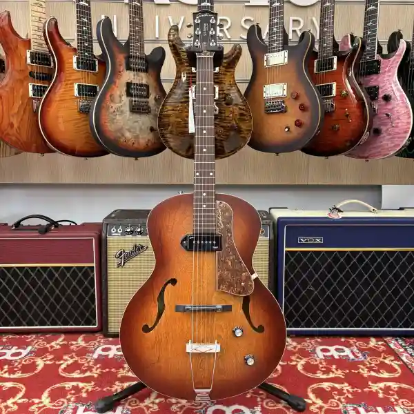 Godin 5th Avenue Kingpin Cognacburst Chitarra Semi-Acustica