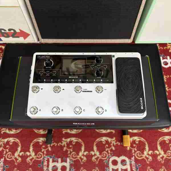 Mooer GE150 Max White Pedaliera Multieffetto B-Stock